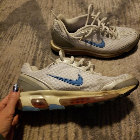 Nike Shoes - Nike Air Max 2004